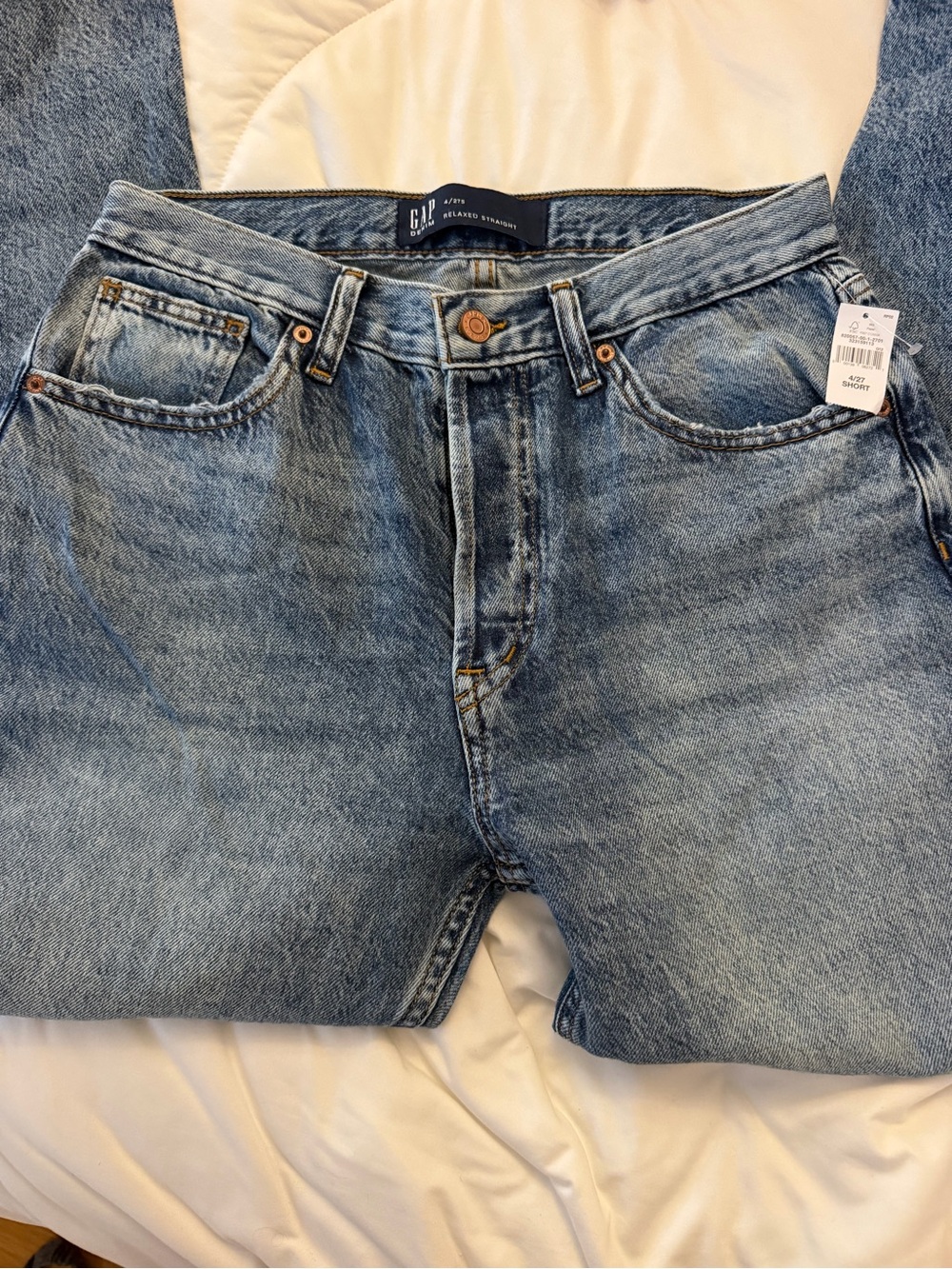 GAP Women’s Washed Relaxed Straight Jeans